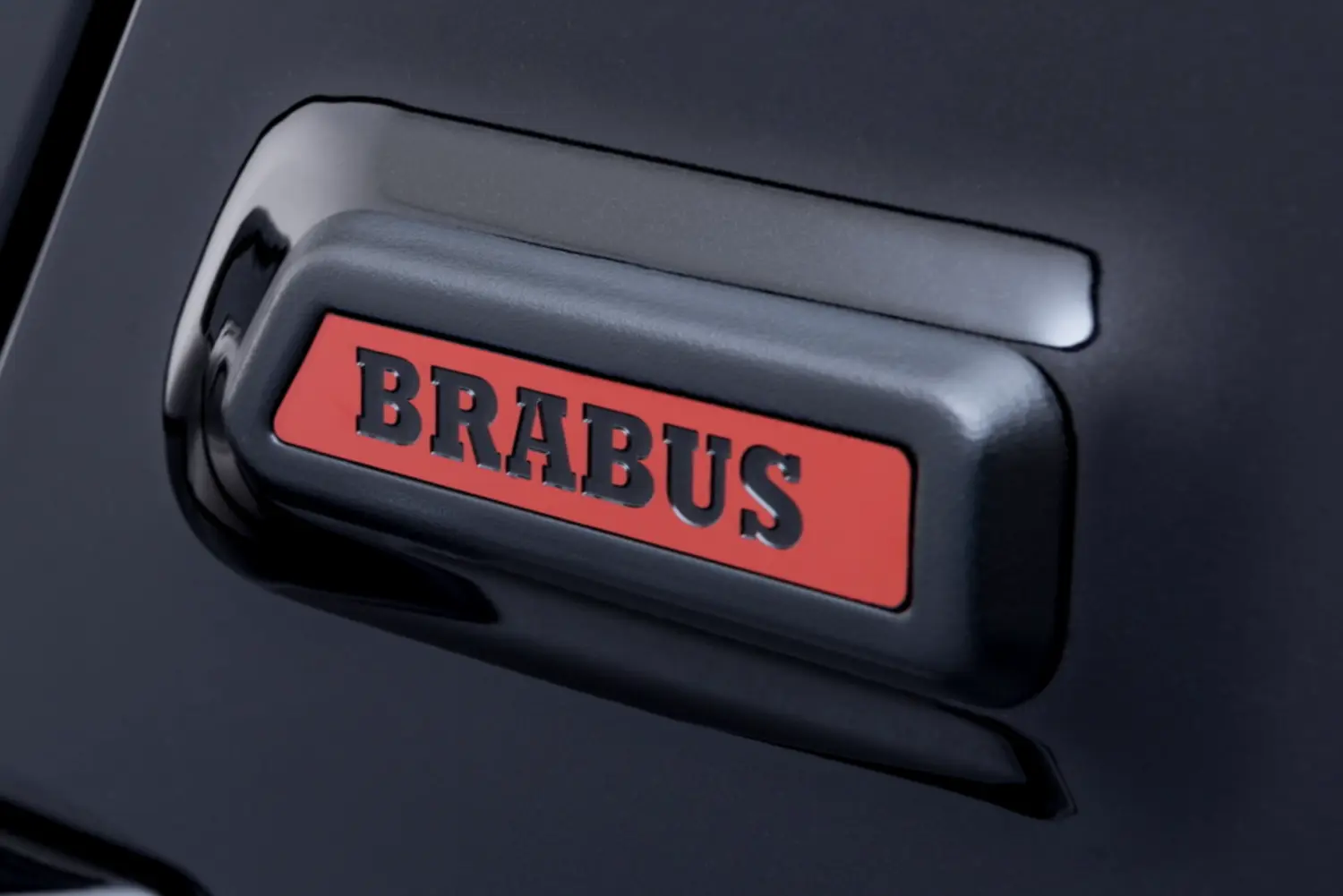 Brabus emblem in red for the fenders right and left New! Original