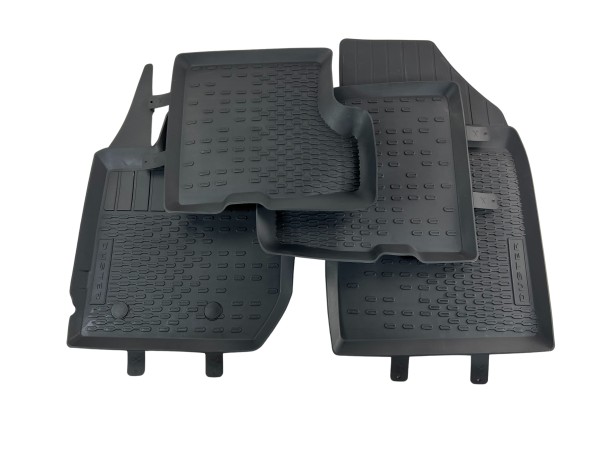 Dacia Duster 2 rubber vloermatten zwart met logo rubber matten 4 stuks